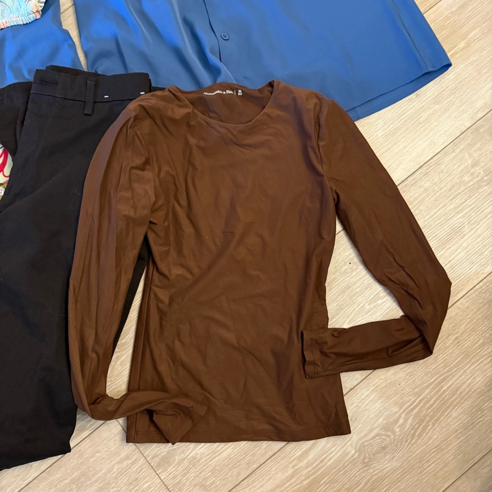 5 piece reseller bundle Colorful Floral Wrap Dress Tops blouses pants A&F Uniqlo - Picture 15 of 15